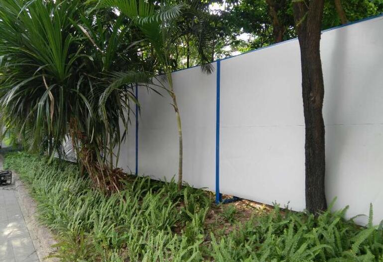 「PVC圍擋廠家」PVC圍擋在施工搭建是要注意哪些問(wèn)題點(diǎn)？